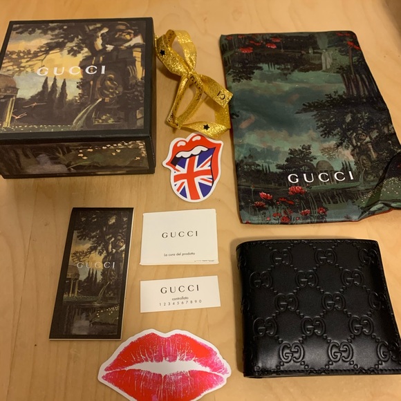 Gucci Signature Wallet - Picture 2 of 9